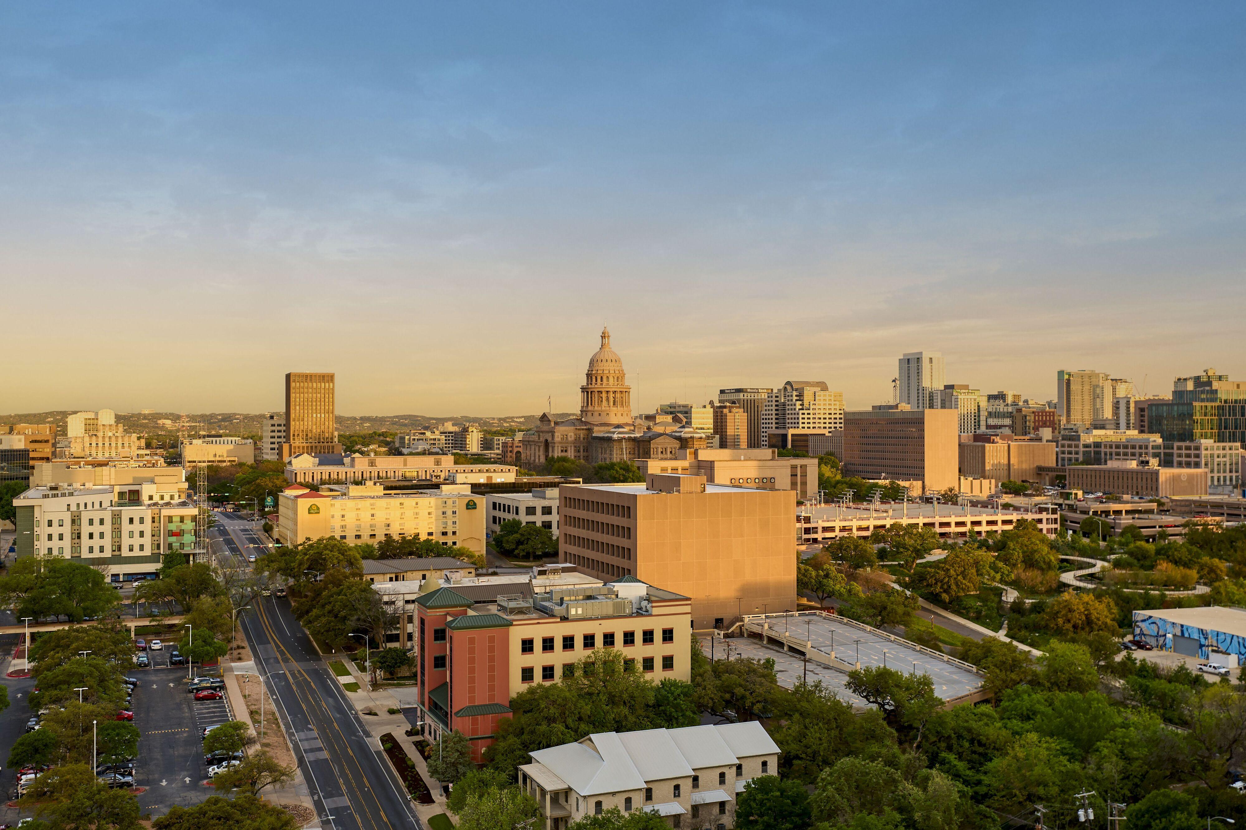 Downright Austin, A Renaissance Hotel Bagian luar foto