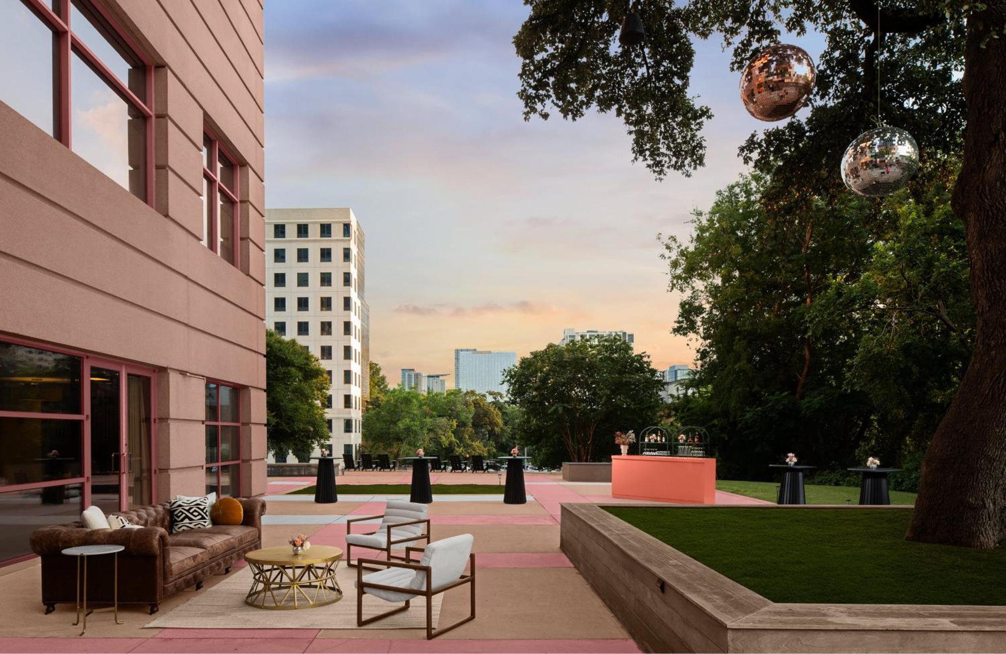 Downright Austin, A Renaissance Hotel Bagian luar foto