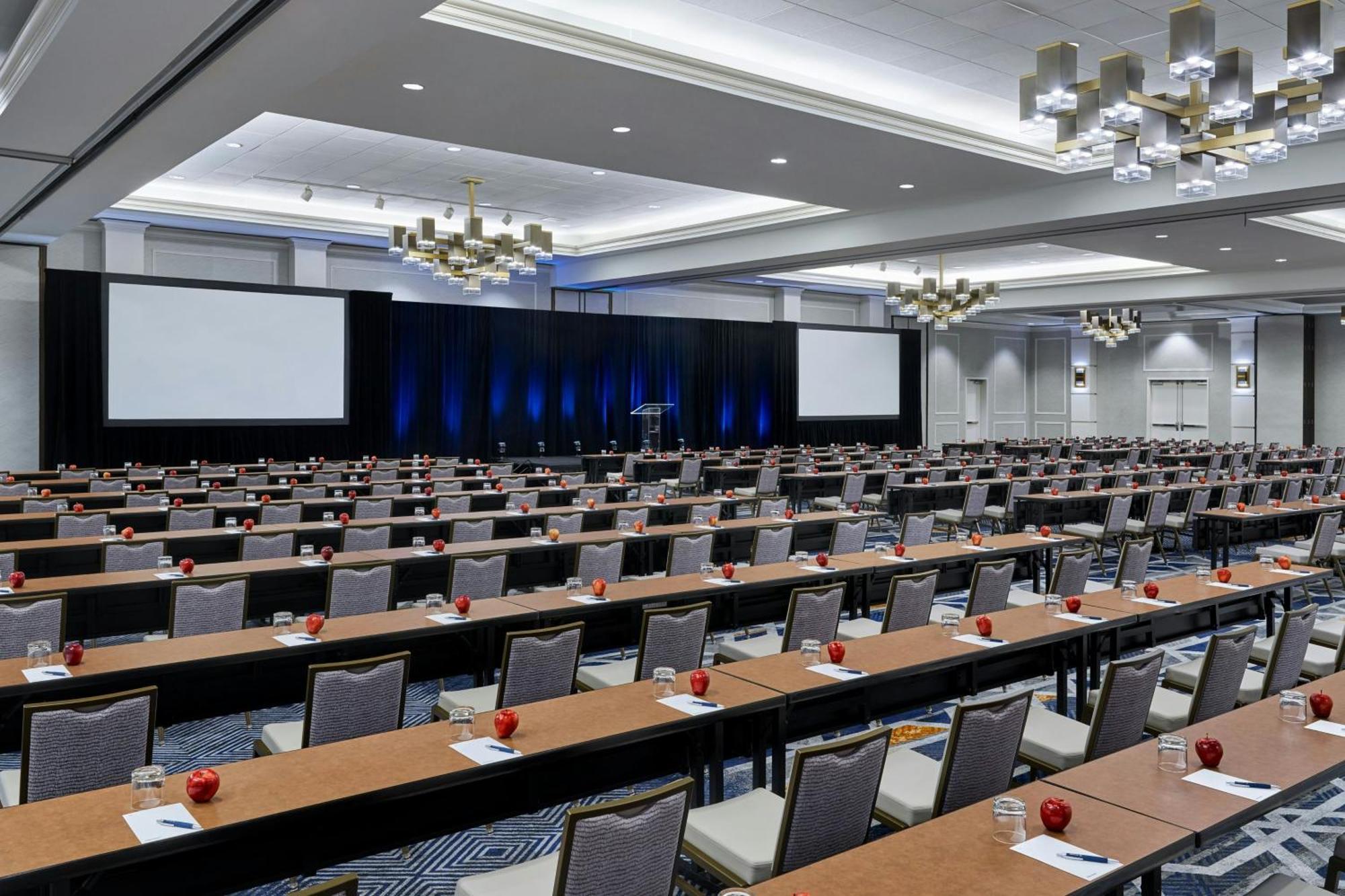 Downright Austin, A Renaissance Hotel Bagian luar foto